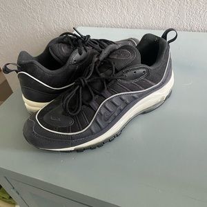 Nike air max. Size 10.